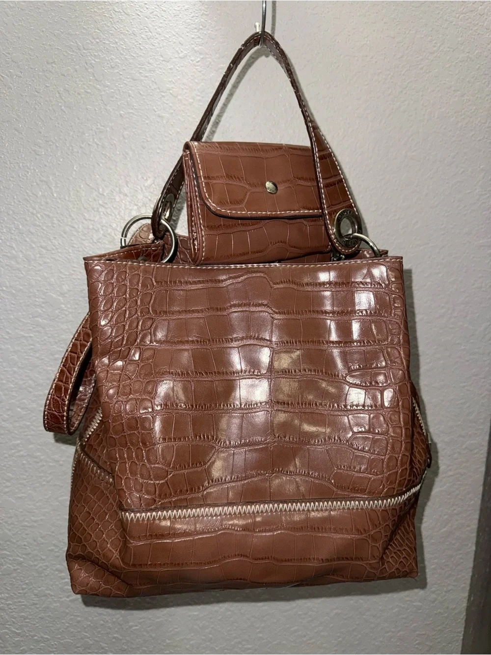 Vintage Y2K Tommy Hilfiger brown croc-embossed shoulder bag